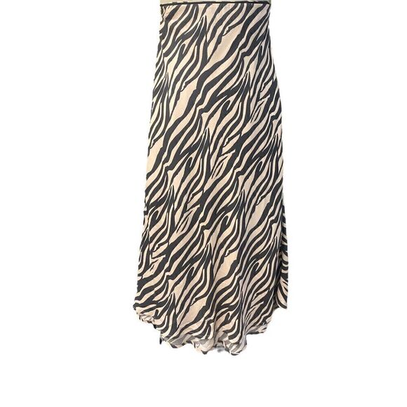 Urban Romantics skirt 🌸 - Picture 2 of 2